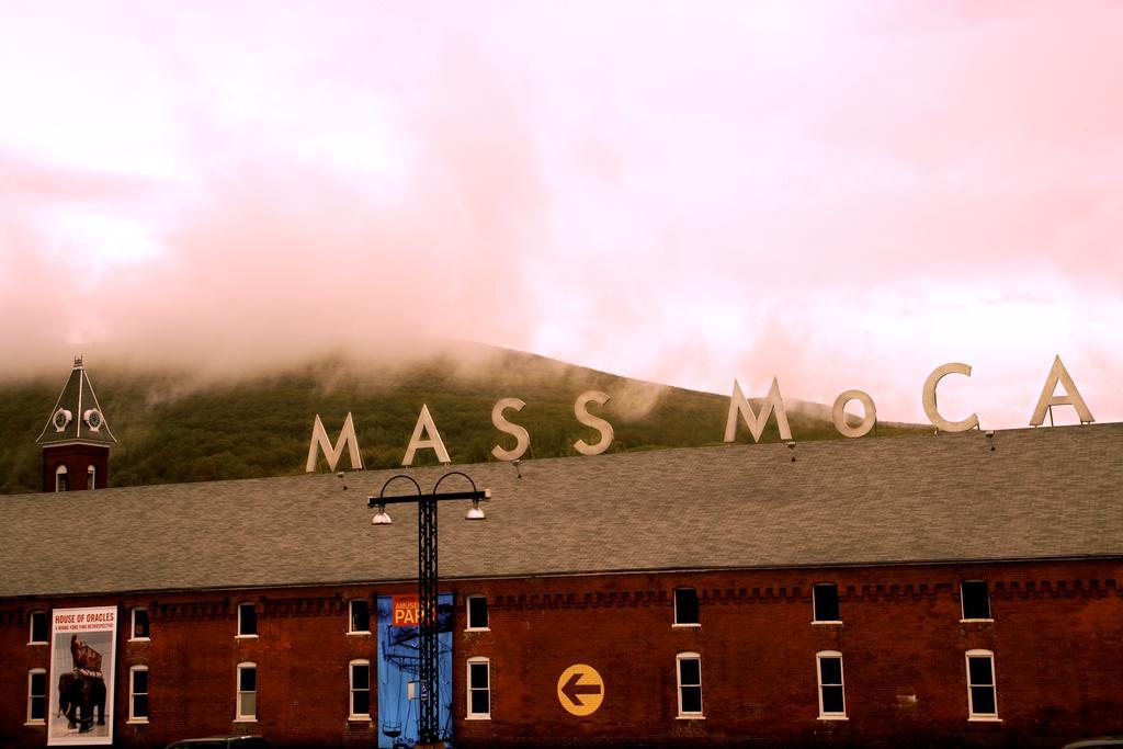 The Porches Inn At Mass Moca ノースアダムズ エクステリア 写真