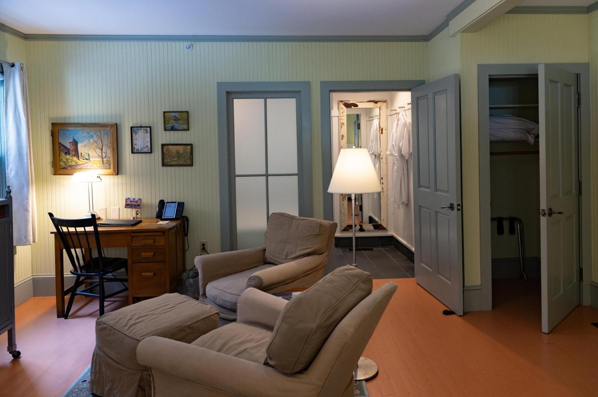 The Porches Inn At Mass Moca ノースアダムズ エクステリア 写真